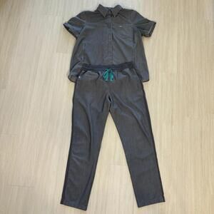 Women’s Grey Figs Set Size Small - Full Set - Figs Medical Scrubs Set